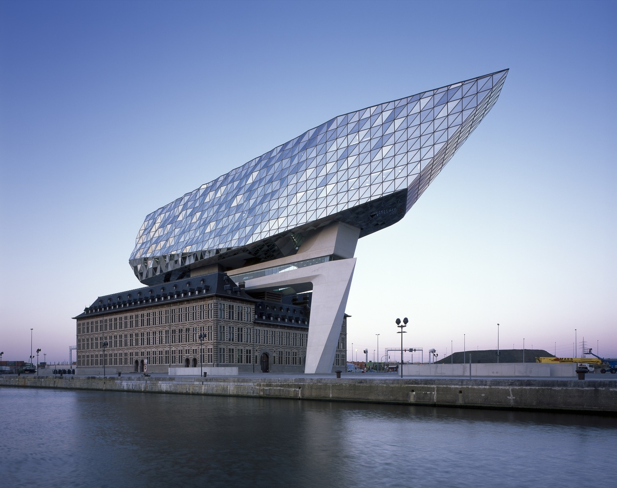 2-ZHA_Port_House__%C2%A9_HeleneBinet.jpg